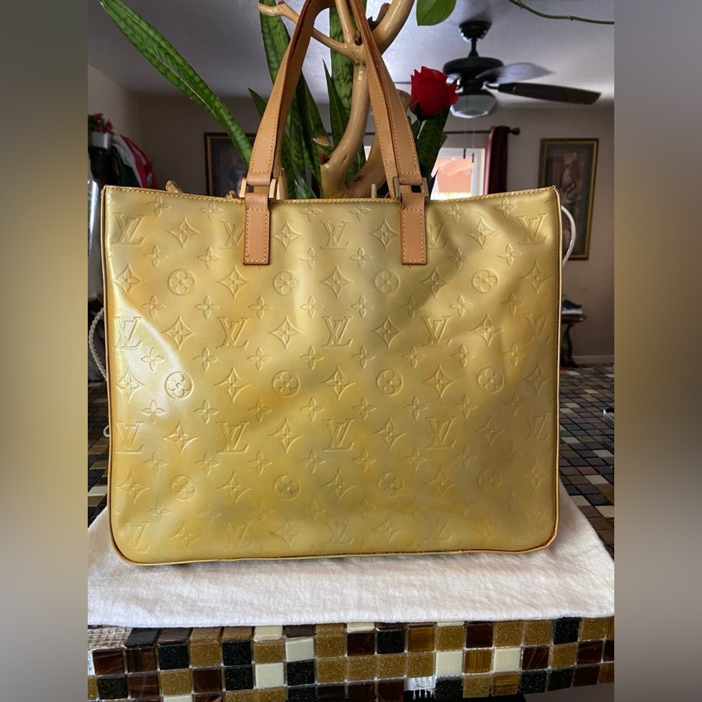 Louis Vuitton Vernis Large Luco Tote